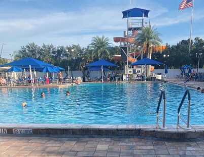 Family fun amenities for all ages!Two bedroom ,sleeps 6, pet friendly ,relaxing.