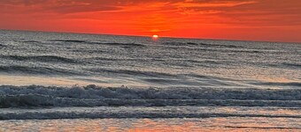 Family fun amenities for all ages!Two bedroom ,sleeps 6, pet friendly ,relaxing.