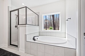 Assecador de cabells, tovalloles, sabó i xampú