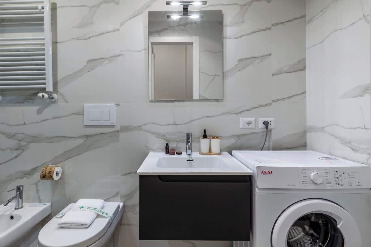 Shower, hair dryer, shampoo