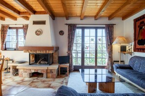 TV, fireplace, DVD player, table tennis