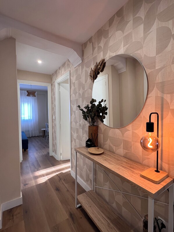 Interior - Charming and bright T3 completely renovated, located 10 minutes walk from downtown. (Gijón)