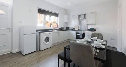 Charming 3BR in Hambledon