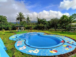 Outdoor pool - Helens Mountain Resort (Arakan)