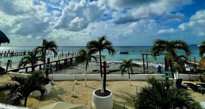 4-bedroom ocean villa with private pool & jacuzzi in wonderful Cozumel WiFi & AC