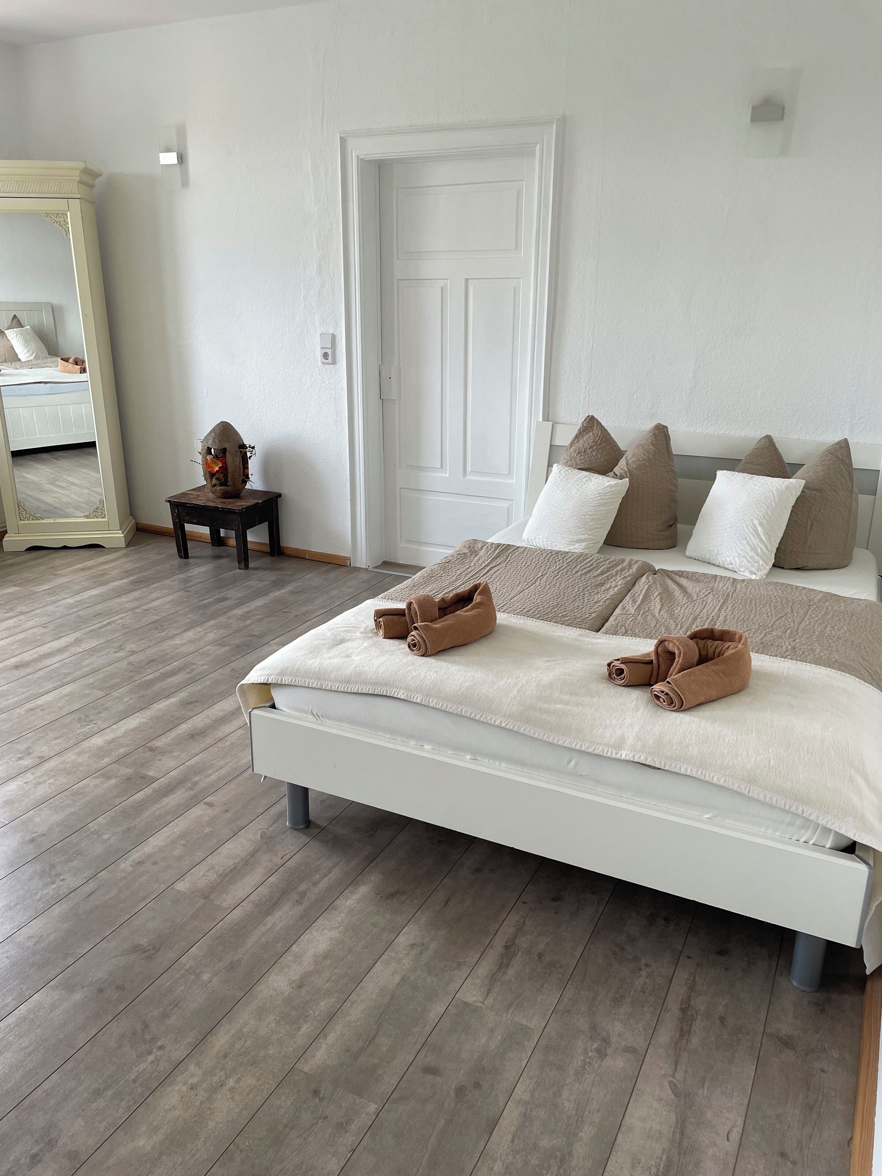 3 bedrooms, in-room safe, travel crib, free WiFi