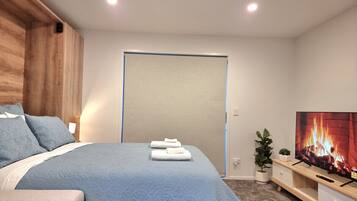 1 bedroom, desk, iron/ironing board, free WiFi