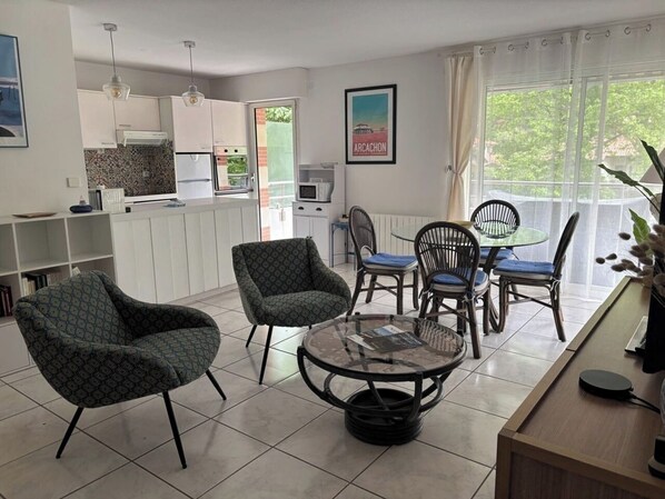 Interior - Terrace & beach on foot - perfect vacation (Arcachon)