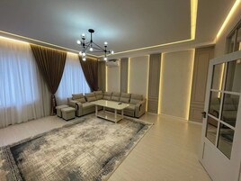 Caja de seguridad en la habitación y sistema de insonorización 