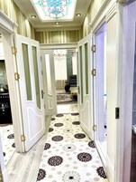 Caja de seguridad en la habitación y sistema de insonorización 