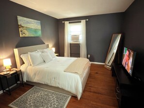 1 bedroom, desk, free WiFi, bed sheets