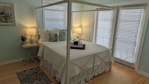 3 bedrooms, desk, iron/ironing board, WiFi