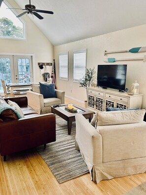 Smart TV, DVD player, books