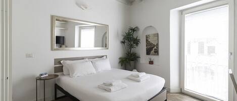 Silitysrauta/-lauta, ilmainen Wi-Fi, vuodevaatteet