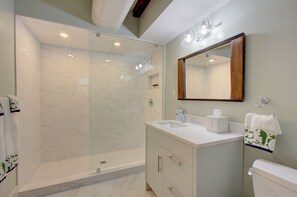 Hair dryer, towels - Walk to Charleston’s Best Dining and Entertainment (Charleston)