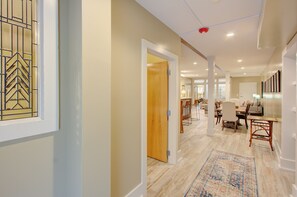 Interior - Walk to Charleston’s Best Dining and Entertainment (Charleston)