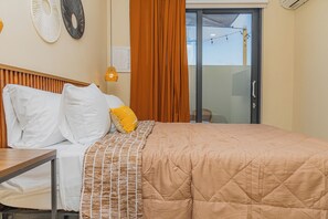 2 室のベッドルーム、デスク、アイロン / アイロン台、WiFi