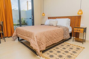 2 bedrooms, desk, iron/ironing board, WiFi