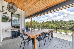 Outdoor dining - Lake Views • Huge Deck • Entertainer’s Dream in Point Venture (Lago Vista)