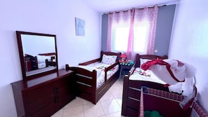 2 bedrooms, iron/ironing board, travel cot, WiFi