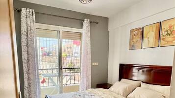 2 bedrooms, iron/ironing board, travel cot, WiFi