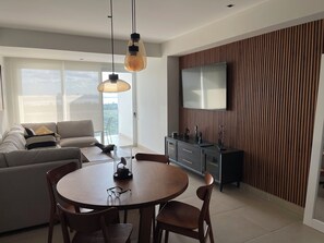Smart TV -  Phenomenal ocean view  2bed, 2 bath Apartment. (Cancún)