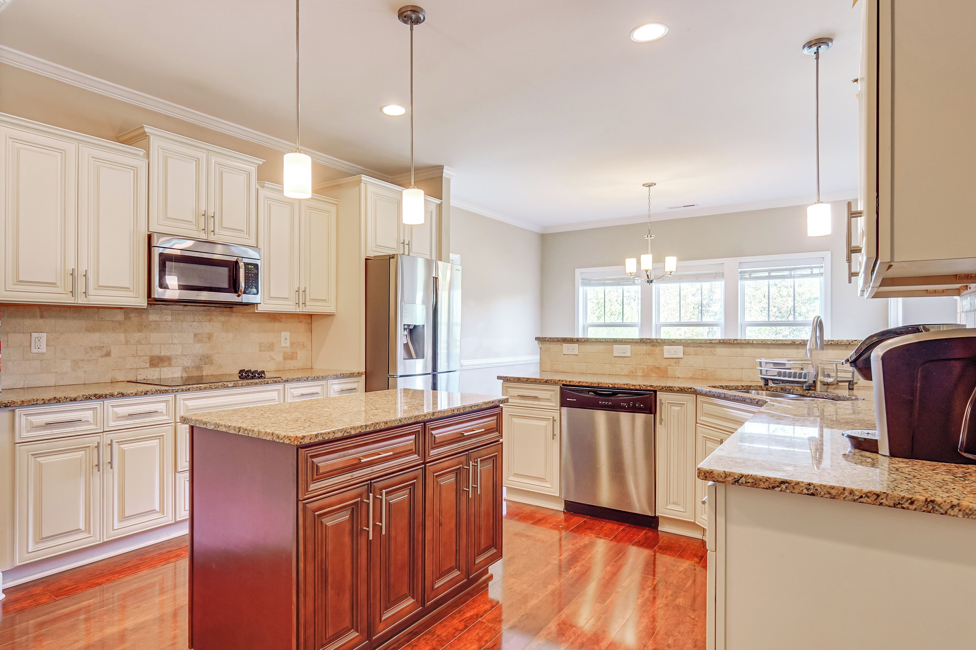 House (4 Bedrooms) | Interior