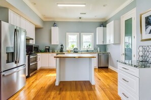 Interior - 2 Mi to Little Rock River Market: Walkable Getaway (Little Rock)