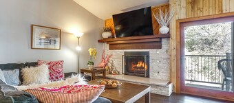 Walk to Main Street: Breck Condo w/ Balcony!
