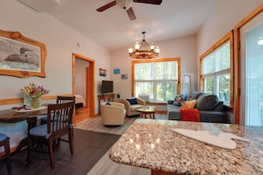Cottage (2 Bedrooms) | Intérieur