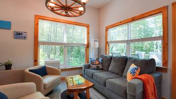 Cottage (2 Bedrooms) | Interior