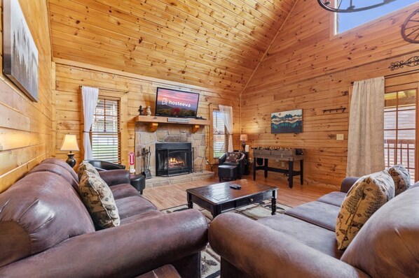 TV, fireplace - Sevierville: Serene Creek Cabin (Sevierville)