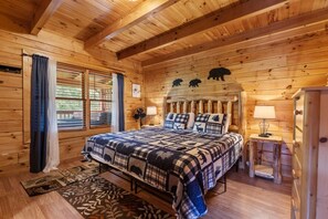 2 bedrooms, bed sheets - Sevierville: Serene Creek Cabin (Sevierville)