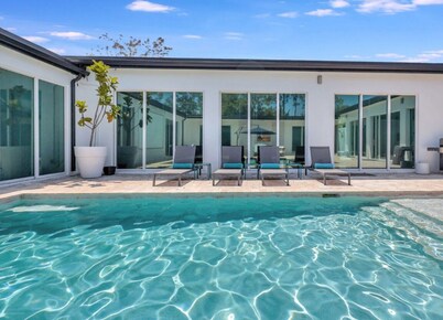 Modern Luxury Equestrian Villa w/ Pool