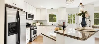 Family Retreat - 3-bedroom house with NEW Pool, WiFi and AC in North Durham