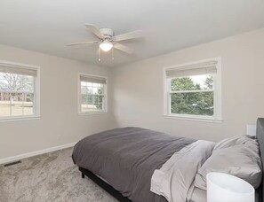 3 bedrooms, iron/ironing board, WiFi, bed sheets