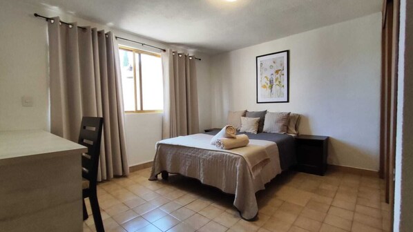 1 bedroom, WiFi - Cómoda habitación privada con baño compartido a cerca de la UAQ en Querétaro (Santiago de Querétaro)