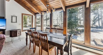 Spacious 5-Bedroom Keystone Home, Steps to Ski Shuttle