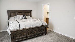 2 bedrooms, iron/ironing board, WiFi, bed sheets - Beautiful Home Near Idaho Falls Airport #3 (Idaho Falls)