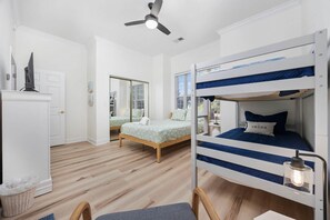 4 Schlafzimmer, Bügeleisen/Bügelbrett, WLAN, Bettwäsche