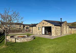 Terrace/patio - Ribble Valley Hideaways - Your tranquil escape awaits! (Preston)