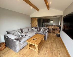 Smart TV, fireplace, books, stereo - Ribble Valley Hideaways - Your tranquil escape awaits! (Preston)