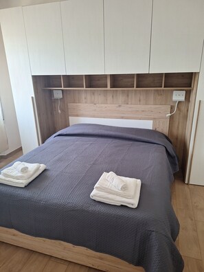 1 chambre, bureau, lit parapluie, Wi-Fi gratuit