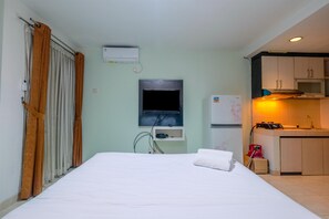 Bed sheets - Homey and Tidy Studio Apartment at Margonda Residence 3 (Depok)