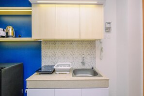 Standard Studio, 1 Bedroom (Apartment) | Private kitchen
