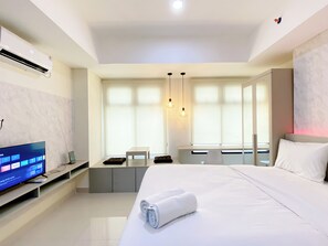 Standard Studio, 1 Bedroom (Apartment) | Bed sheets - Restful Studio Room Pollux Chadstone Apartment (Cikarang)