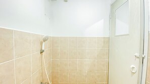 Standard Studio, 1 Bedroom (Apartment) | Bathroom