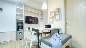 Living room - Comfy and Homey 2BR at Tokyo Riverside PIK 2 Apartment (Teluknaga)