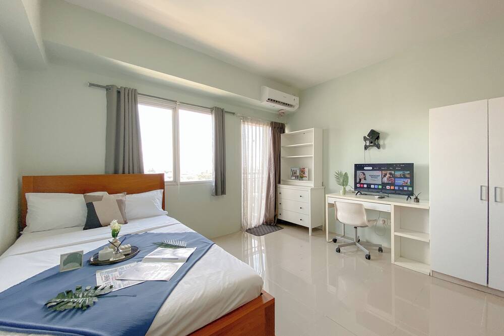 Contemporary Designed Studio Apartment Park View Condominium