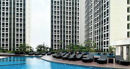 Simply Look And Best Deal 2BR at Pollux Chadstone Apartment